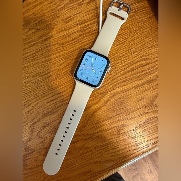 Apple Other - Apple Watch 5 44mm with silver frame and silicone band